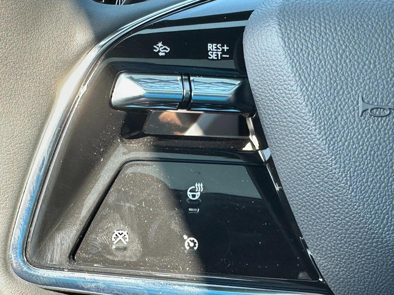 New 2025 Cadillac Lyriq Luxury image 17