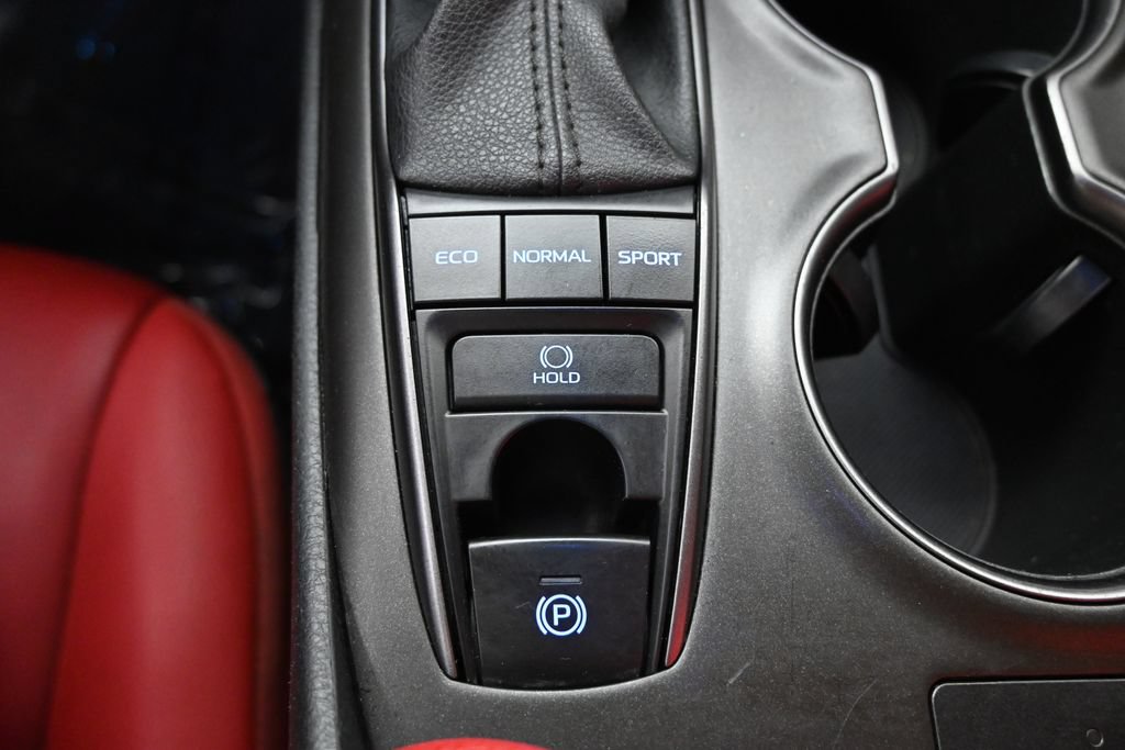 Used 2022 Toyota Camry XSE FWD image 32