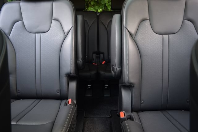 Used 2023 Kia Sorento SX AWD/4WD image 16