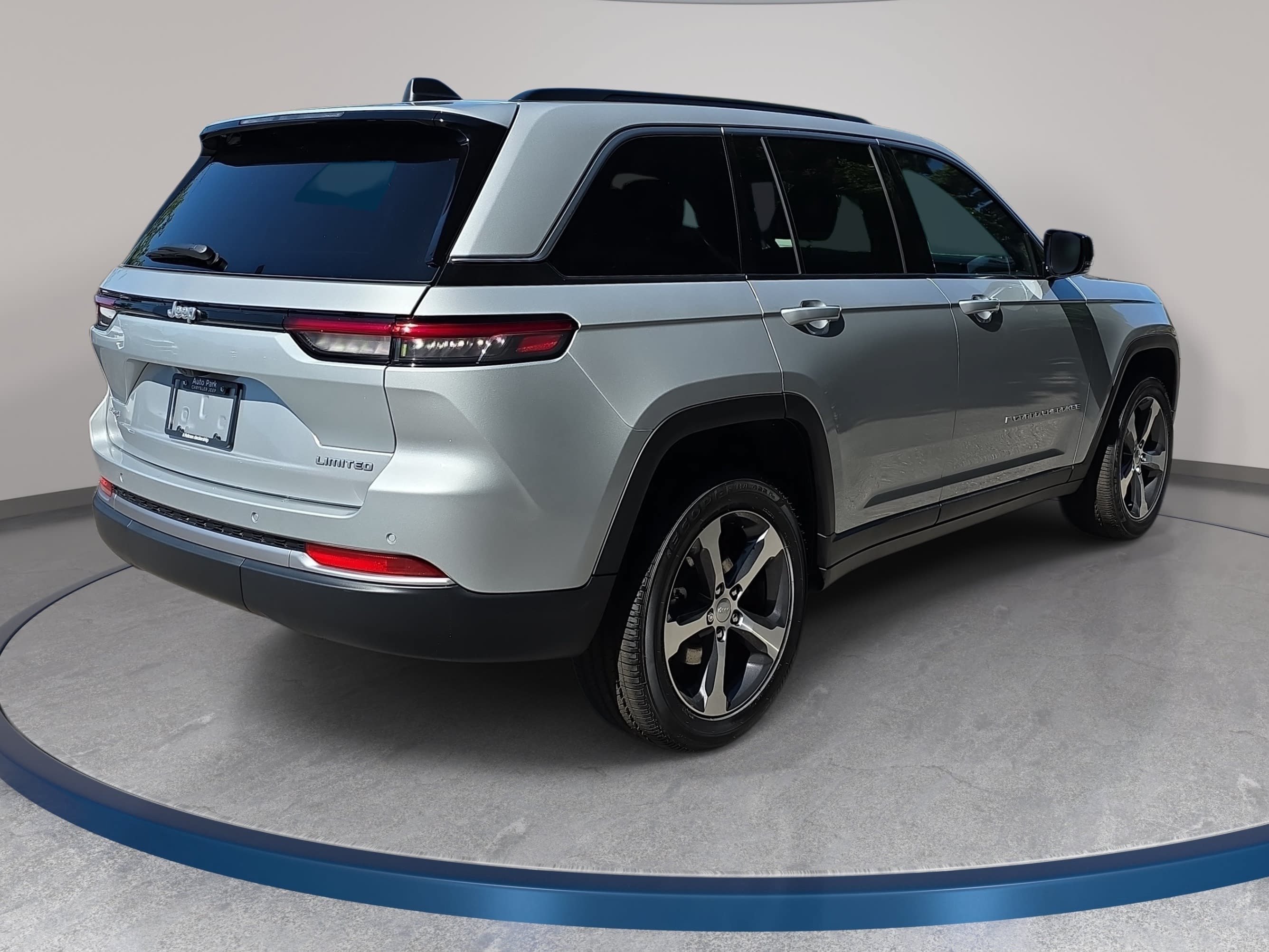 New 2026 Jeep Grand Cherokee Limited AWD/4WD image 5