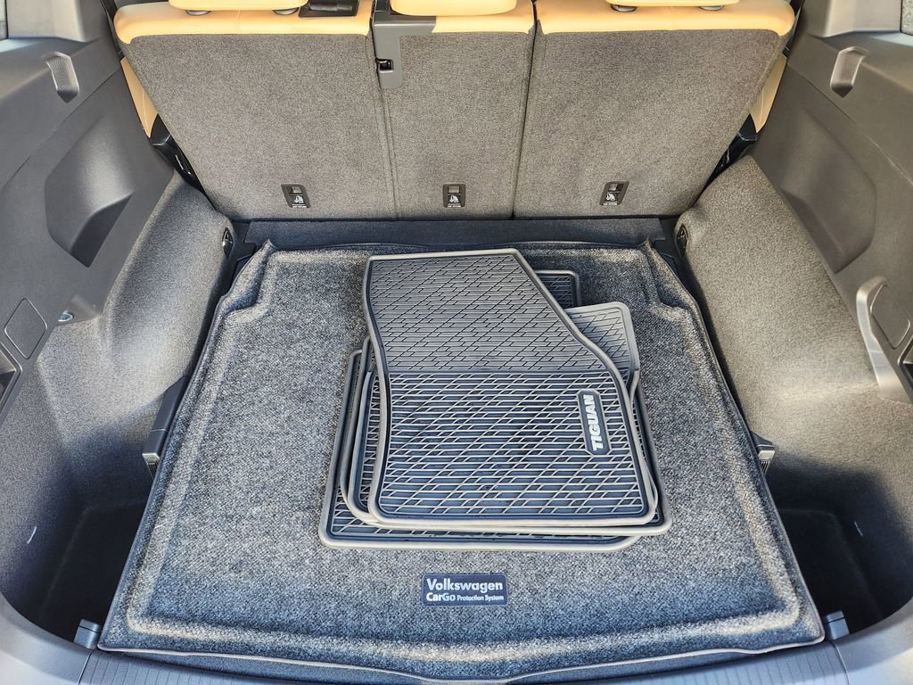 Certified 2024 Volkswagen Tiguan SE image 14