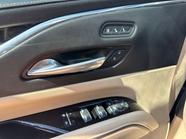 Used 2024 Cadillac Escalade Premium Luxury AWD/4WD image 25