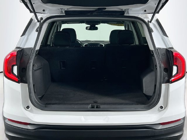 Used 2023 GMC Terrain SLE FWD image 25