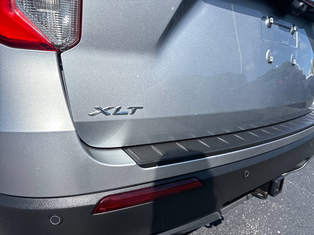 Used 2024 Ford Explorer XLT w/ Equipment Group 202A AWD/4WD image 13