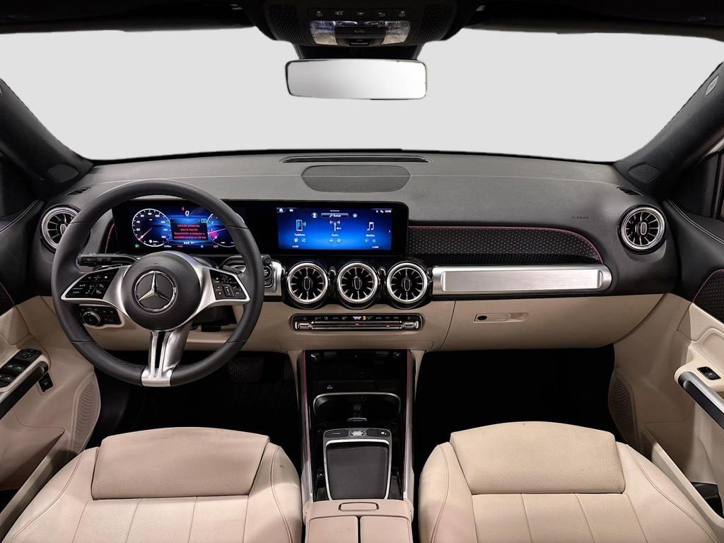 Used 2025 Mercedes-Benz GLB 250 image 9