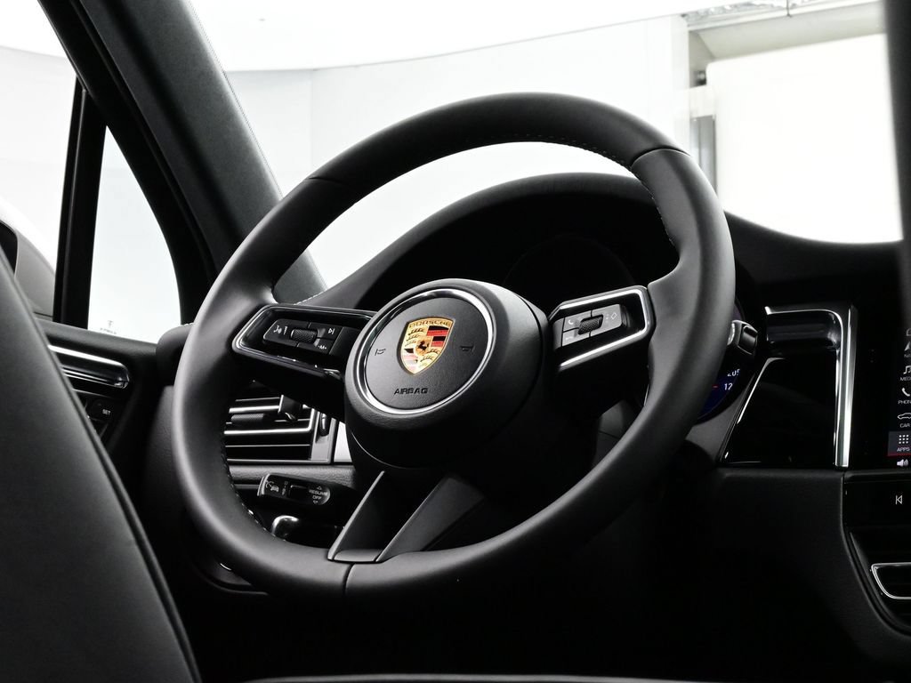 Certified 2026 Porsche Macan AWD/4WD image 21