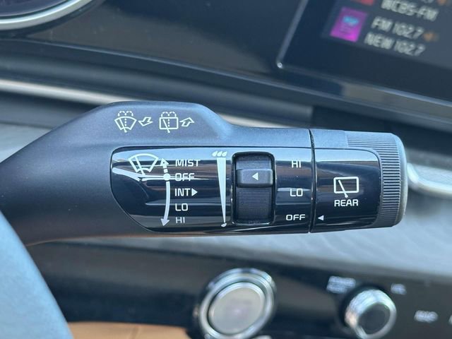 Used 2024 Kia Carnival EX FWD image 27