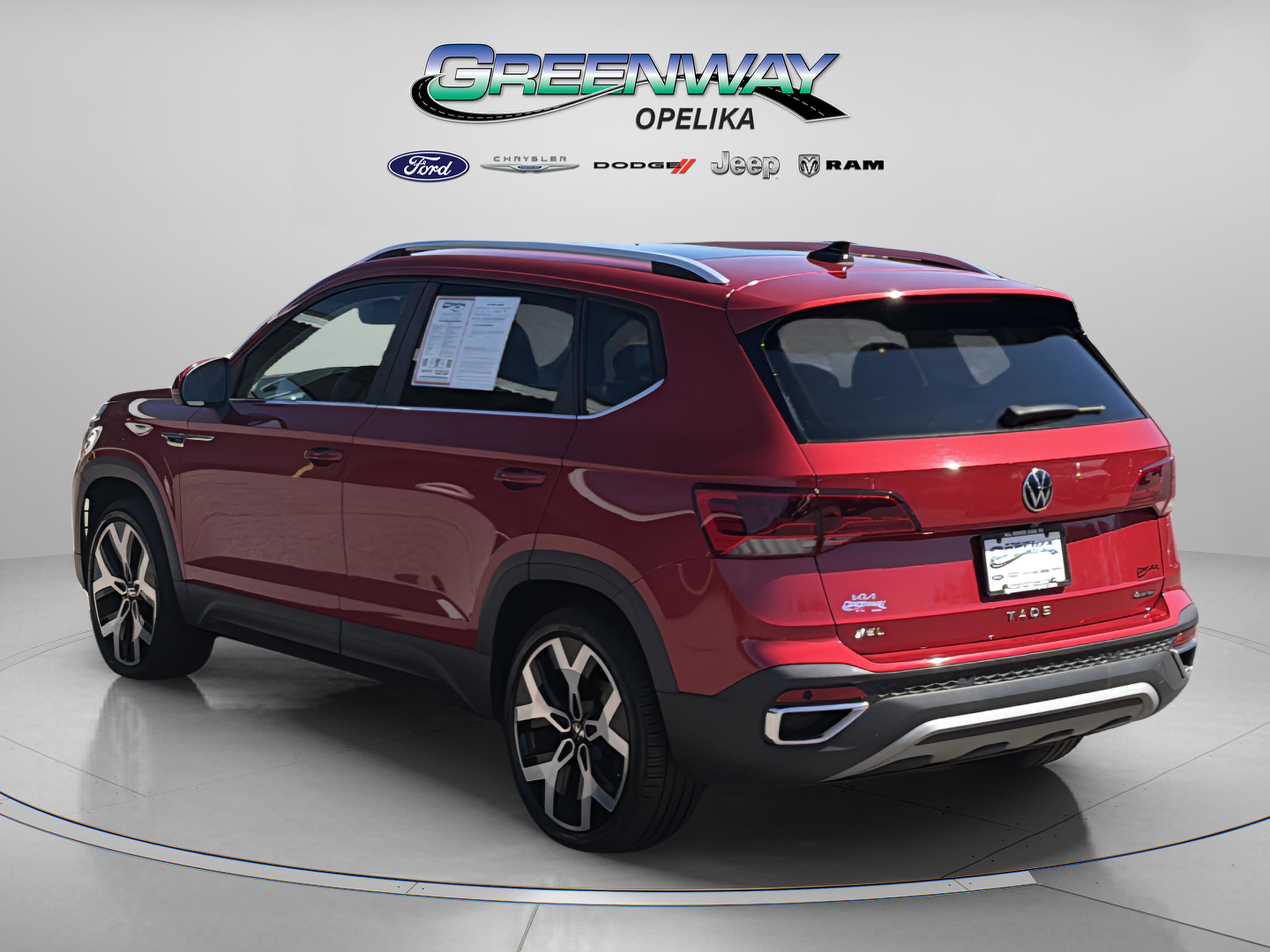 Used 2023 Volkswagen Taos SEL image 5