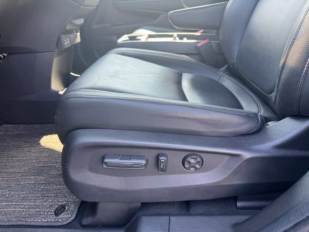 Used 2025 Honda Odyssey EX-L image 6