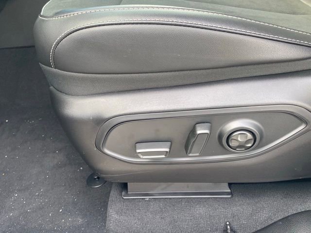 New 2025 Jeep Grand Cherokee Altitude image 16