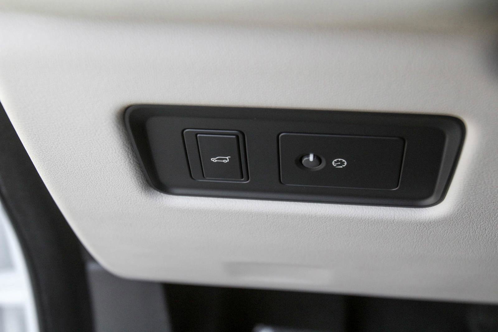 New 2025 Jaguar F-PACE R-Dynamic S image 26