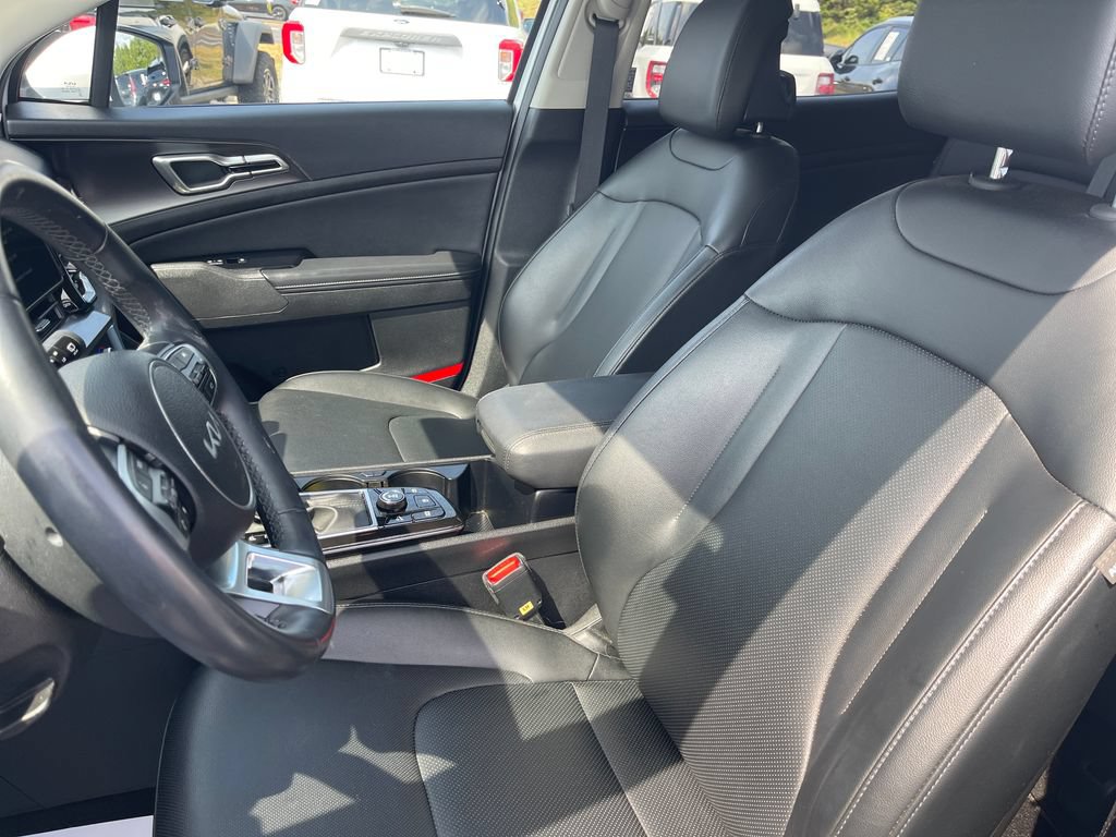 Used 2024 Kia Sportage EX AWD/4WD image 13