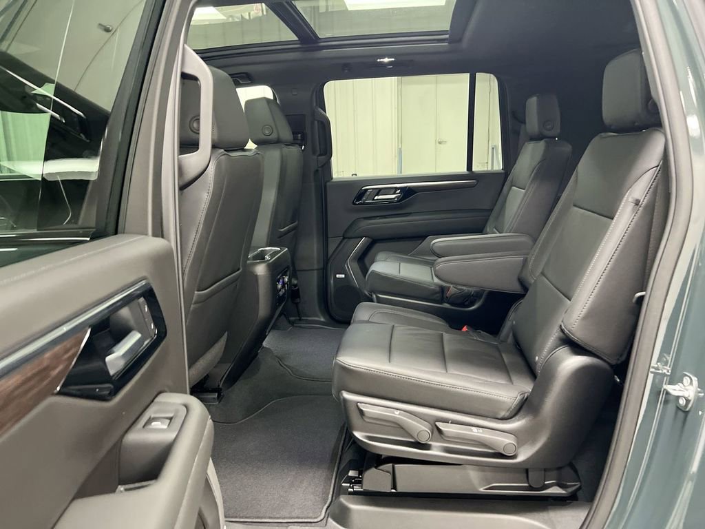 New 2026 Chevrolet Suburban Z71 w/ Comfort Package image 24