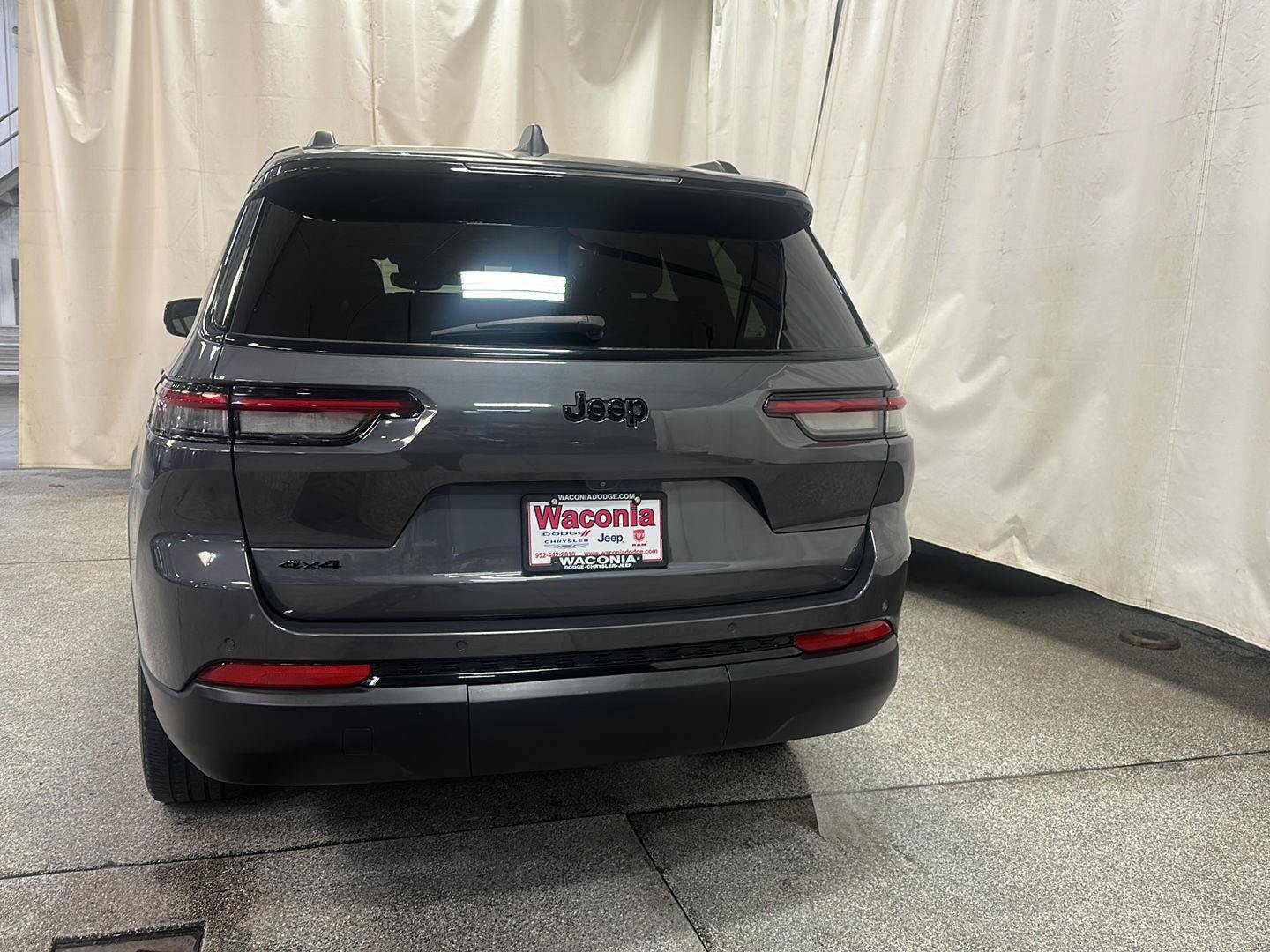 Certified 2024 Jeep Grand Cherokee L Altitude AWD/4WD image 4