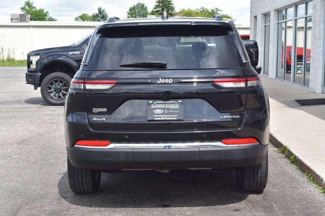 Used 2023 Jeep Grand Cherokee Limited AWD/4WD image 9
