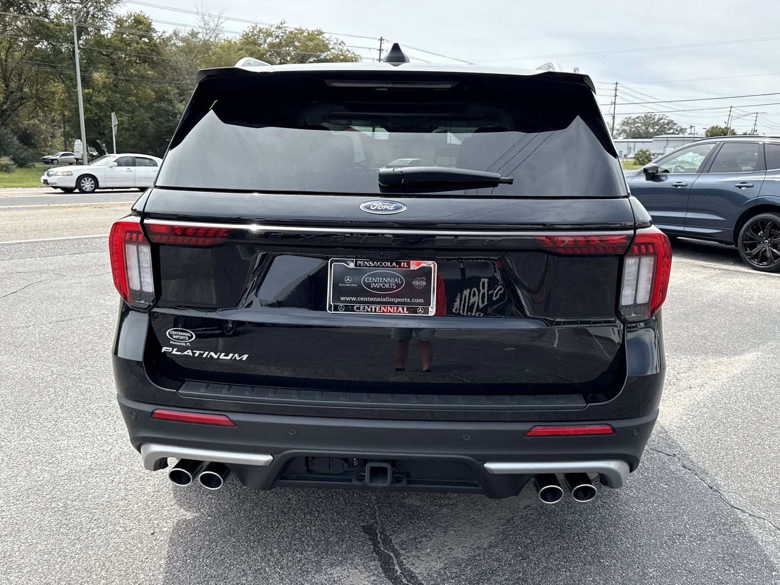 Used 2025 Ford Explorer Platinum w/ Ultimate Package RWD image 4