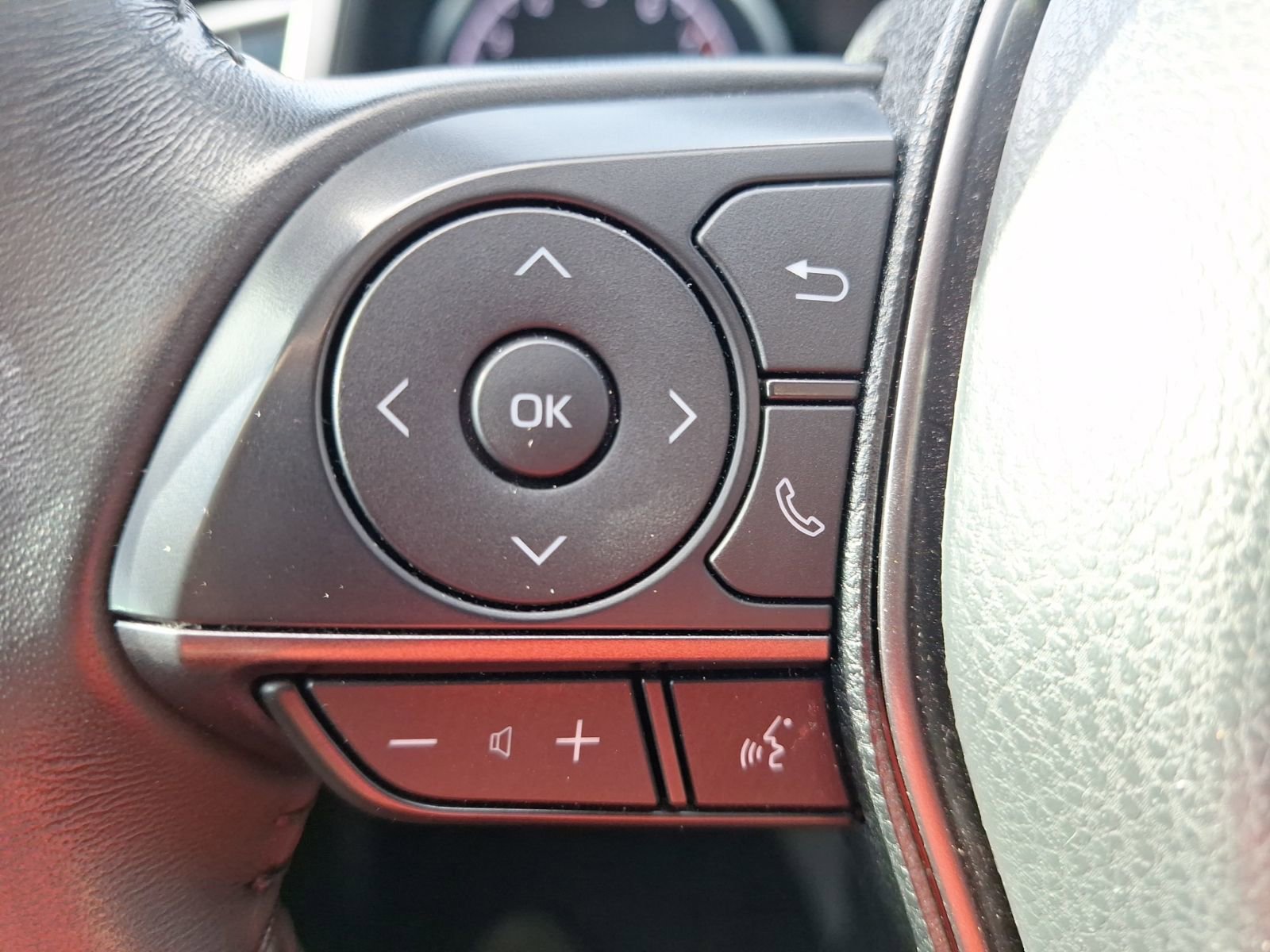 Used 2023 Toyota Camry SE w/ Convenience Package image 21