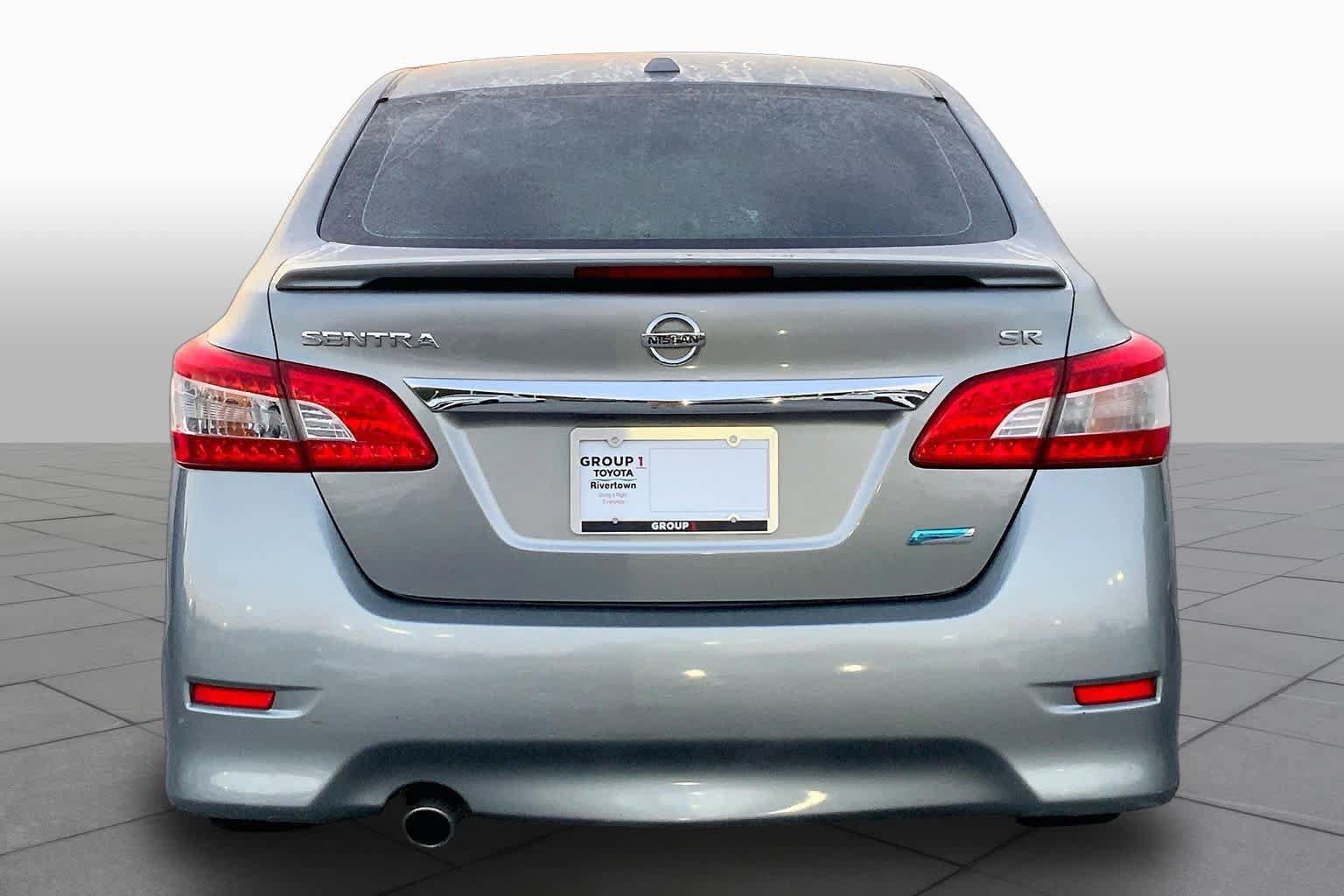 Used 2014 Nissan Sentra SR w/ SR Driver Package FWD image 5