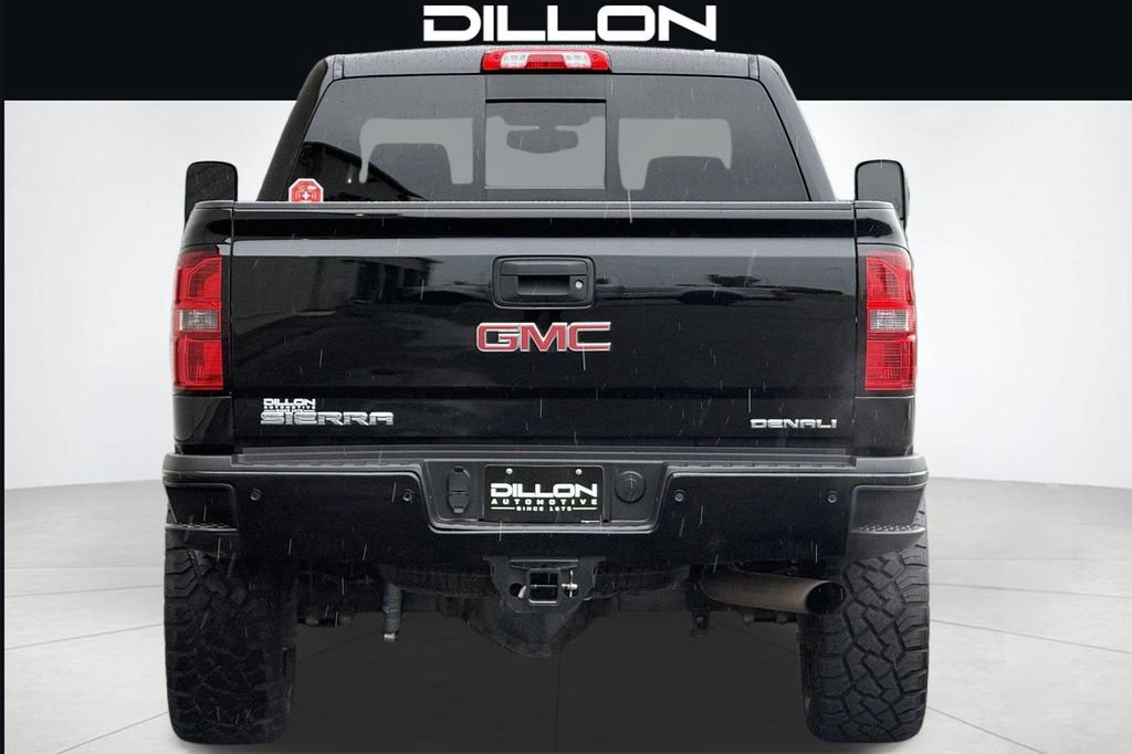 Used 2015 GMC Sierra 2500 Denali w/ Suspension Package, Off-Road AWD/4WD image 5