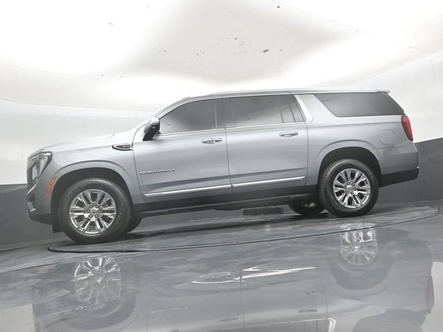 Used 2025 GMC Yukon XL Denali AWD/4WD image 47