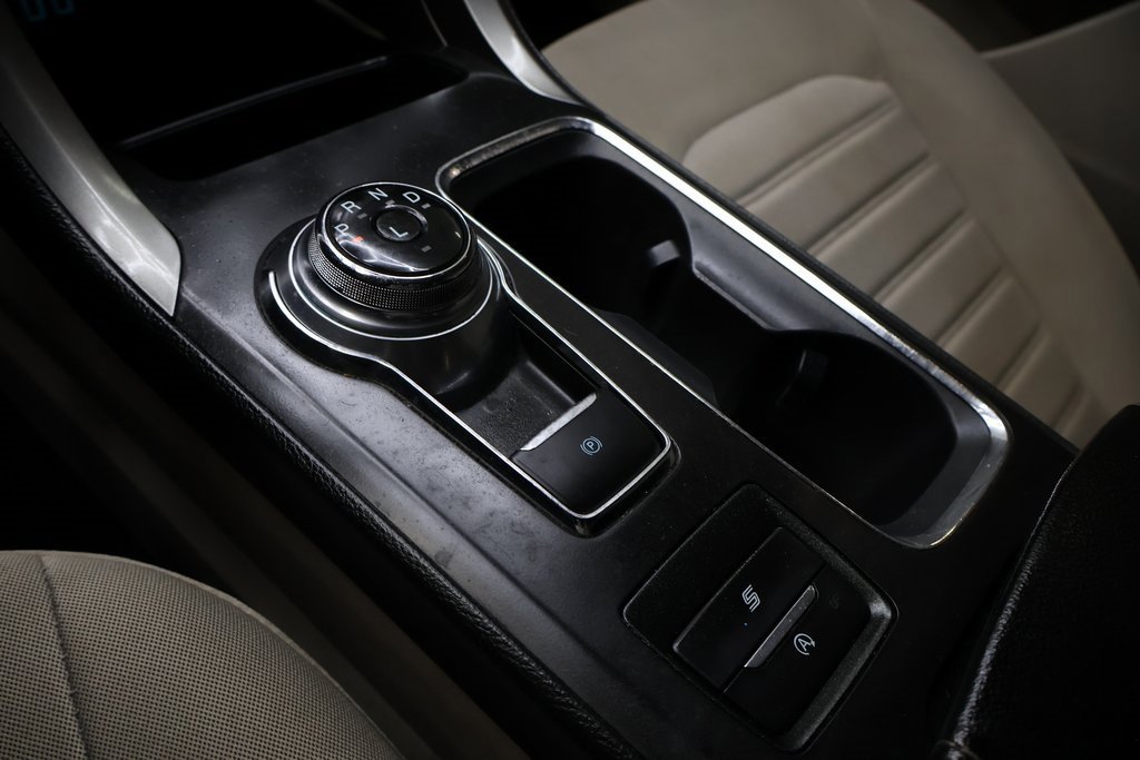 Used 2020 Ford Fusion SE image 24