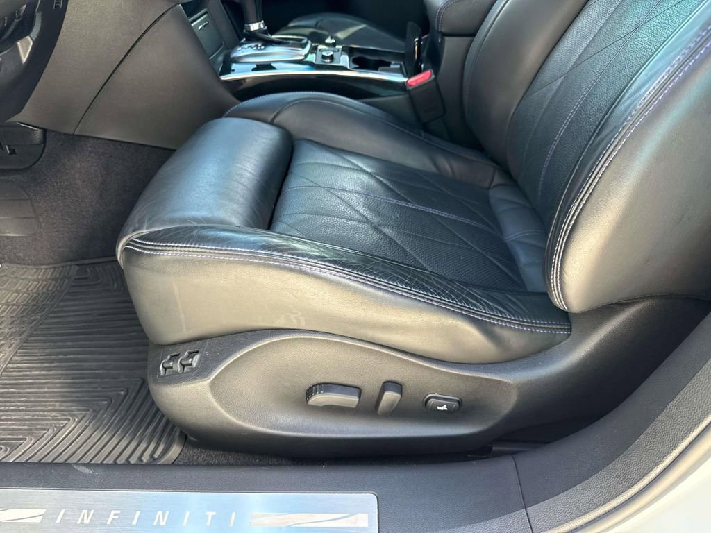 Used 2017 INFINITI QX70 2WD w/ Premium Package image 20