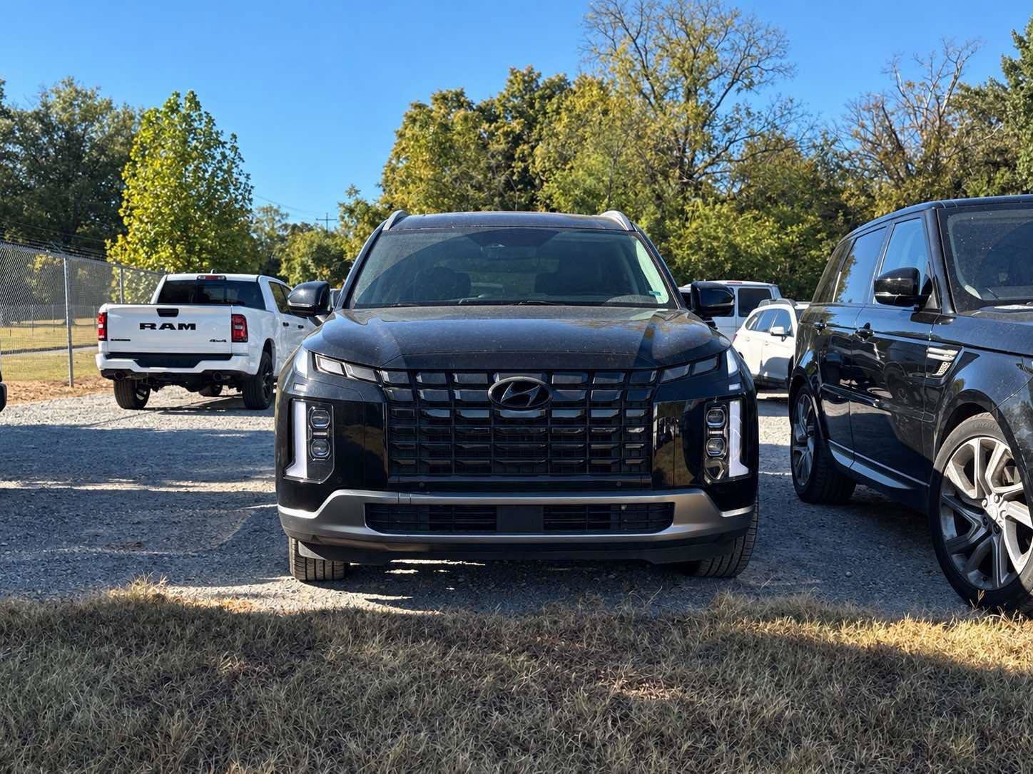 Used 2024 Hyundai Palisade SEL w/ Premium Package FWD image 2
