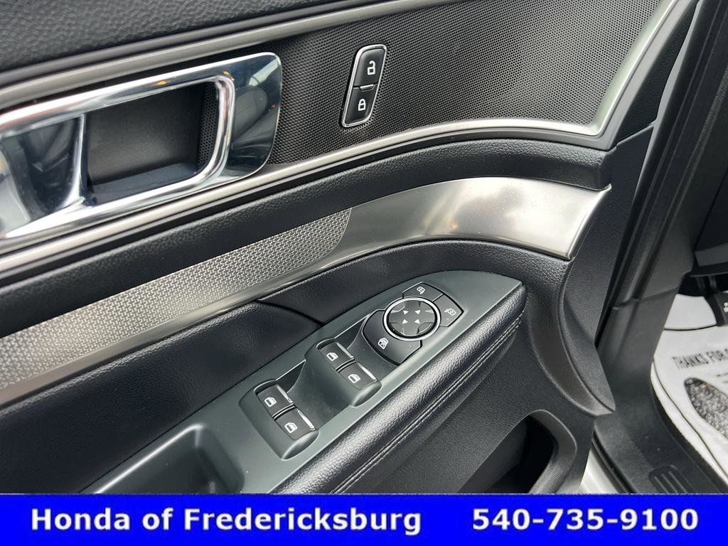 Used 2019 Ford Explorer XLT w/ Class III Trailer Tow Package image 16