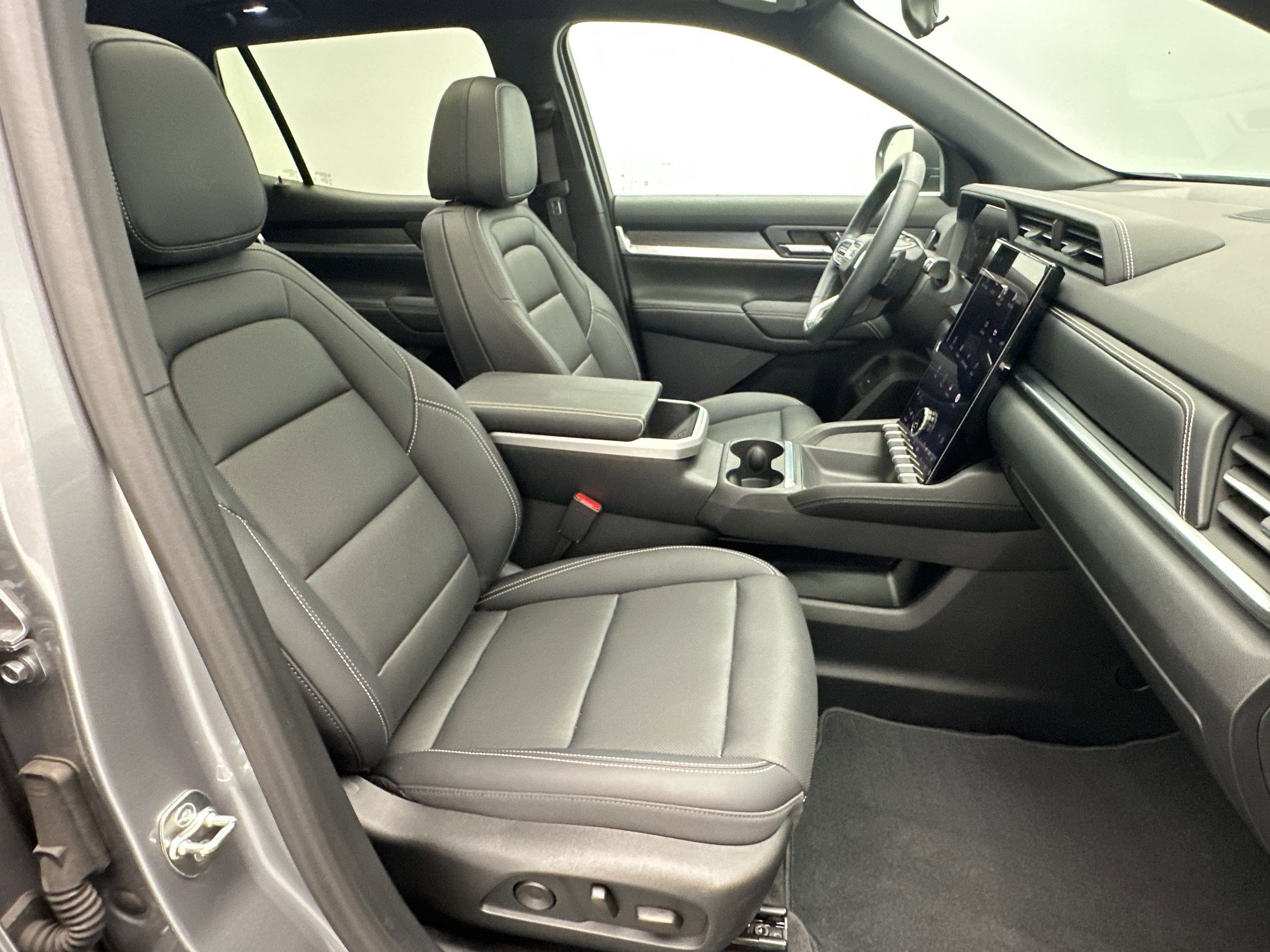 Certified 2025 GMC Terrain Elevation w/ Elevation Premium Package AWD/4WD image 29