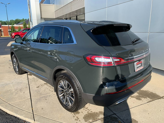 Used 2023 Lincoln Nautilus AWD w/ Premium Package image 3