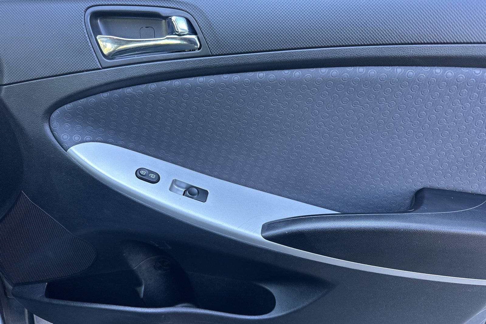 Used 2012 Hyundai Accent SE FWD image 20