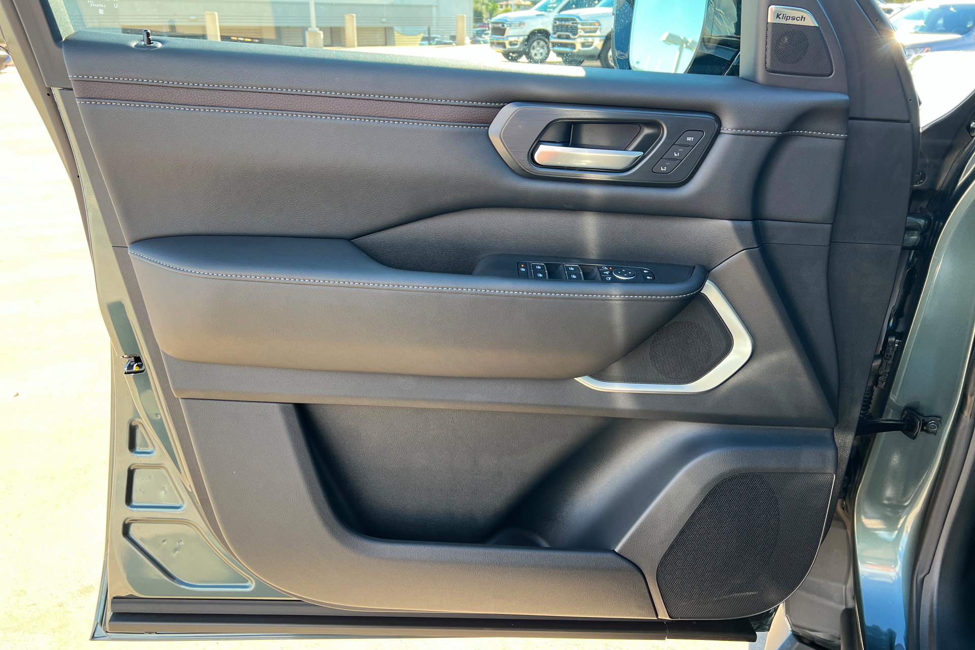 New 2027 Nissan Armada Platinum Reserve AWD/4WD image 14