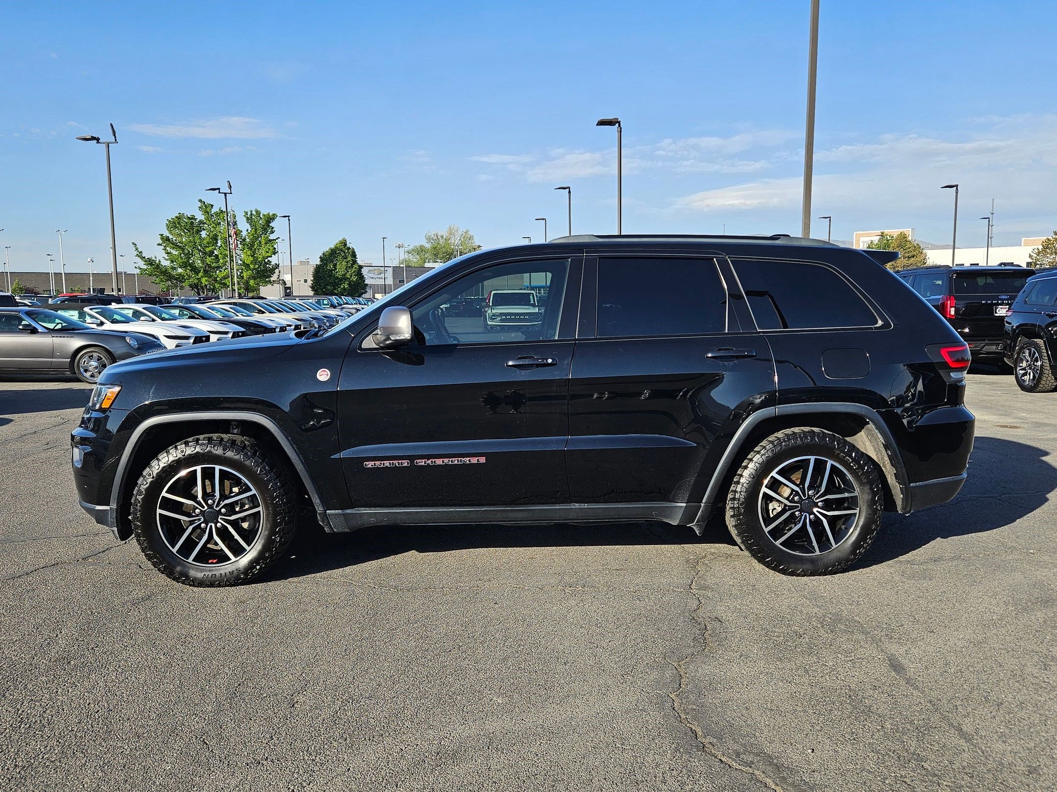 Used 2020 Jeep Grand Cherokee Trailhawk AWD/4WD image 9