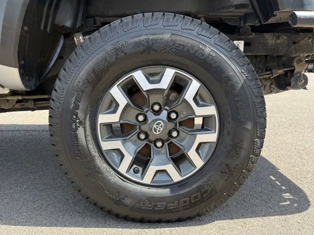 Used 2017 Toyota Tacoma TRD Off-Road AWD/4WD image 8