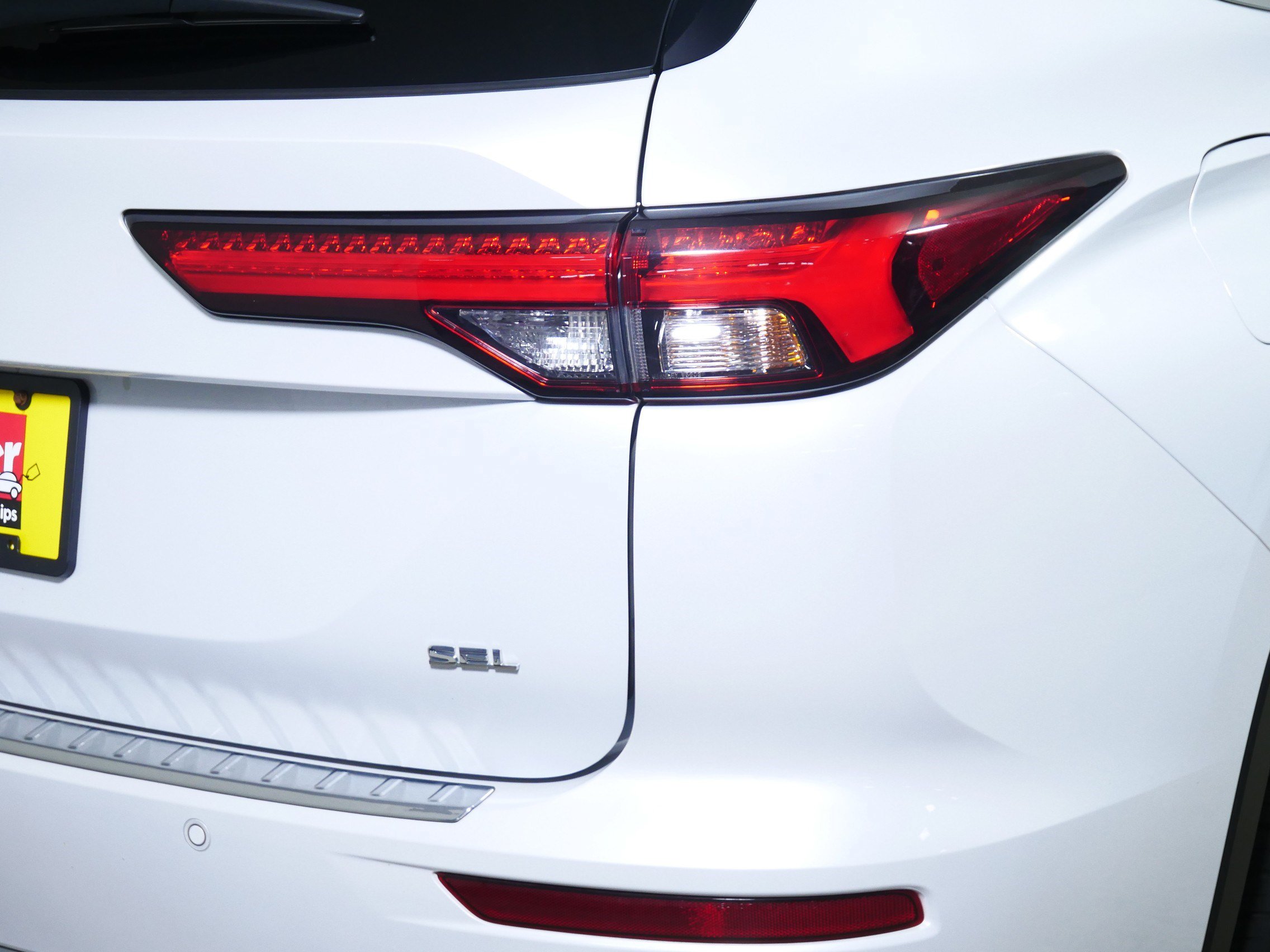 Used 2022 Mitsubishi Outlander SEL AWD/4WD image 17