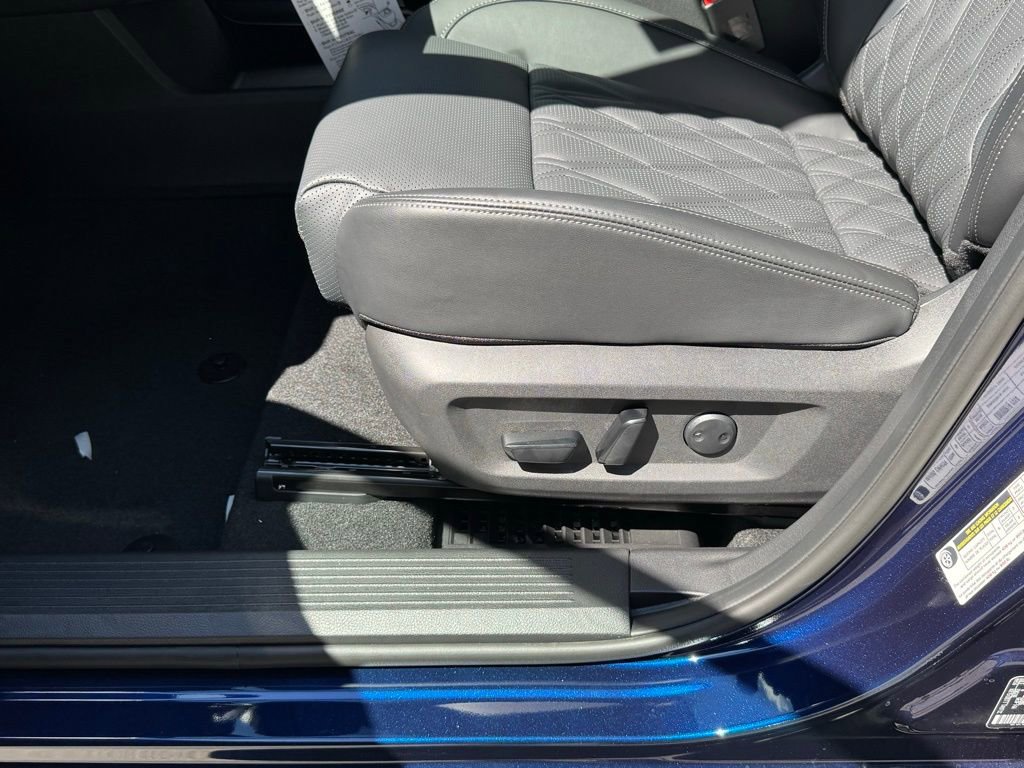 New 2026 Nissan Rogue Platinum image 16