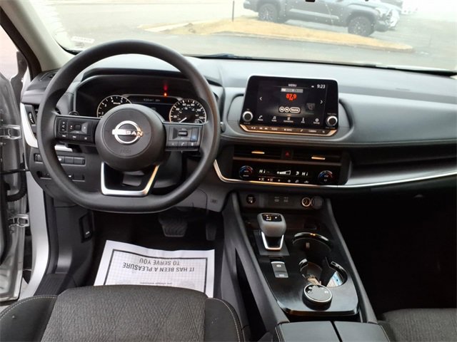 Used 2024 Nissan Rogue SV image 6