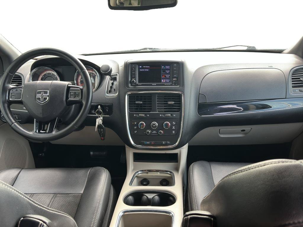 Used 2019 Dodge Grand Caravan SXT FWD image 3