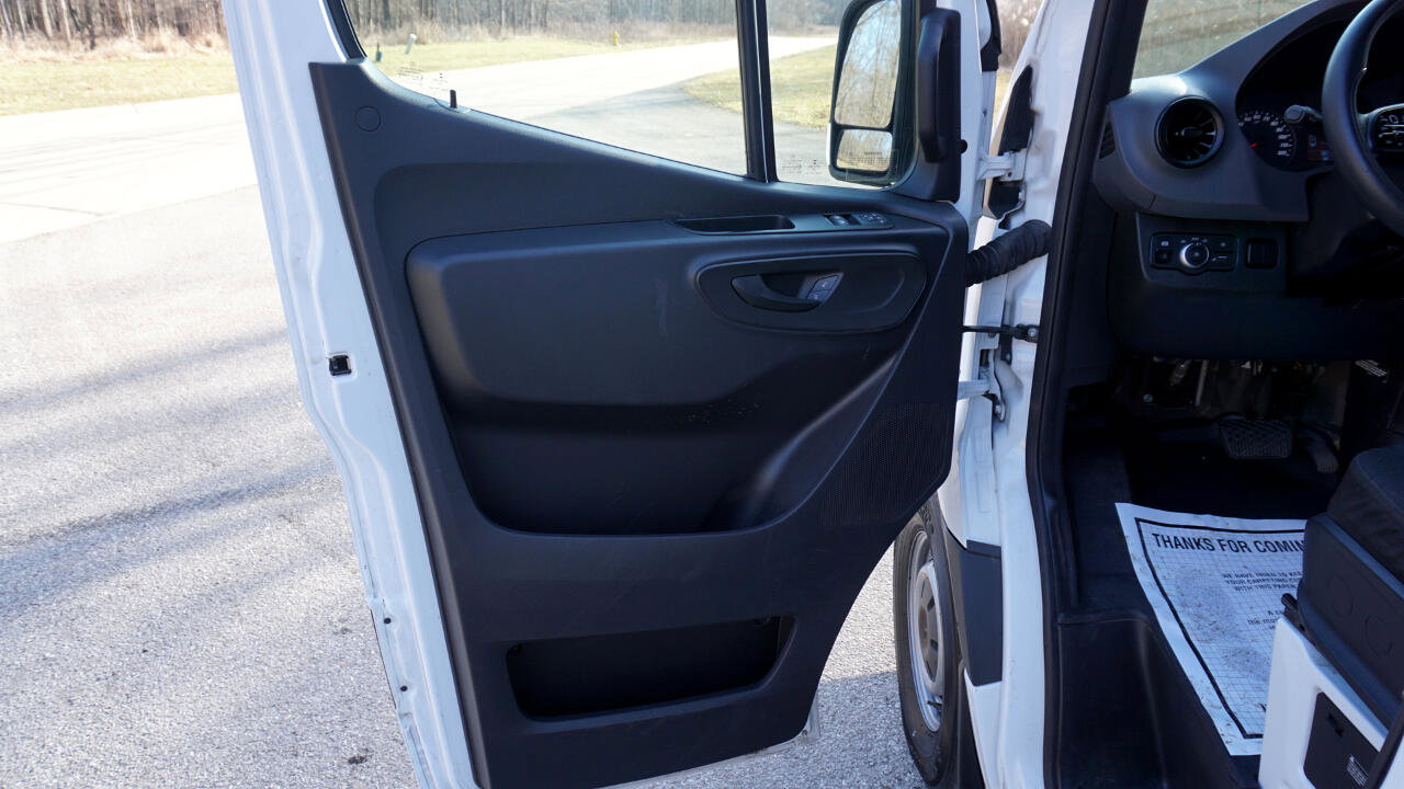 Used 2020 Mercedes-Benz Sprinter 2500 w/ Driver Convenience Package image 21