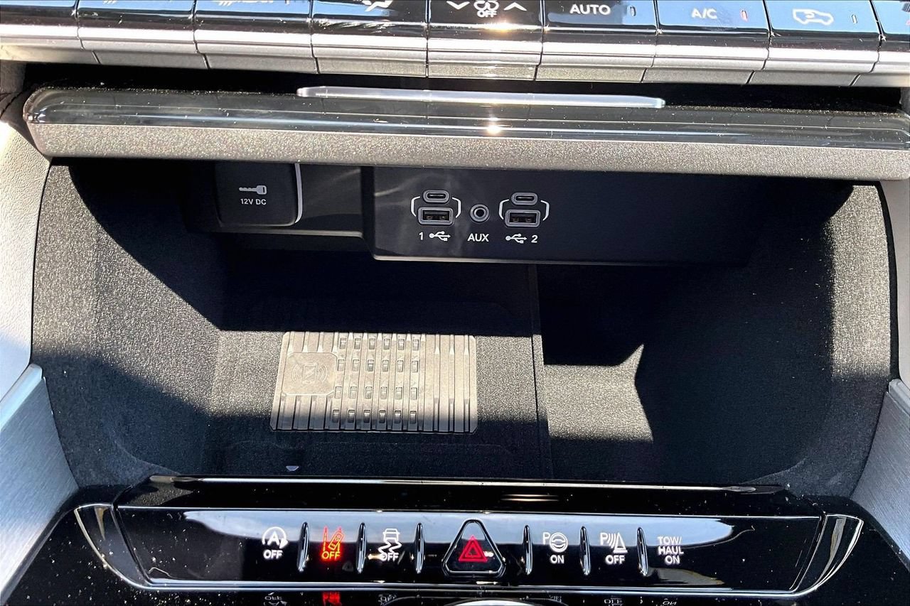 New 2026 Jeep Grand Wagoneer 4WD image 19