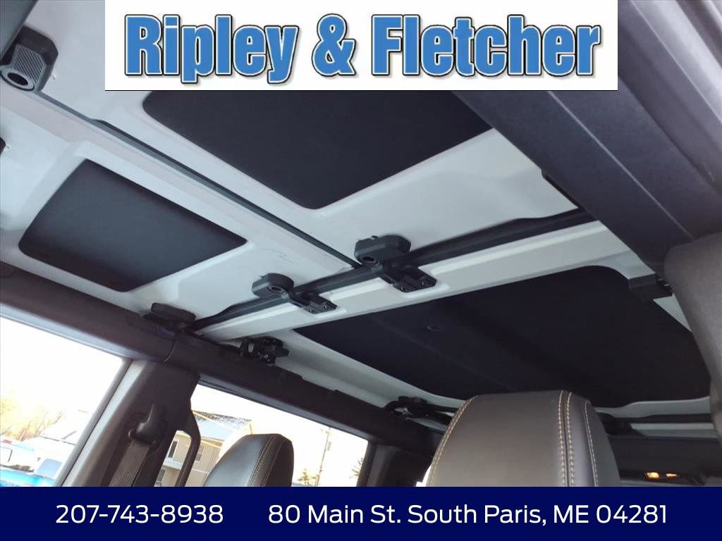 Used 2025 Ford Bronco Badlands image 15