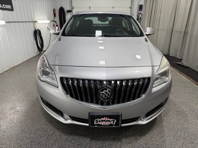 Used 2017 Buick Regal Sport Touring FWD image 2