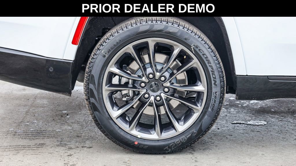 New 2025 Jeep Grand Wagoneer Series III w/ Quick Order Packagew 28T image 12