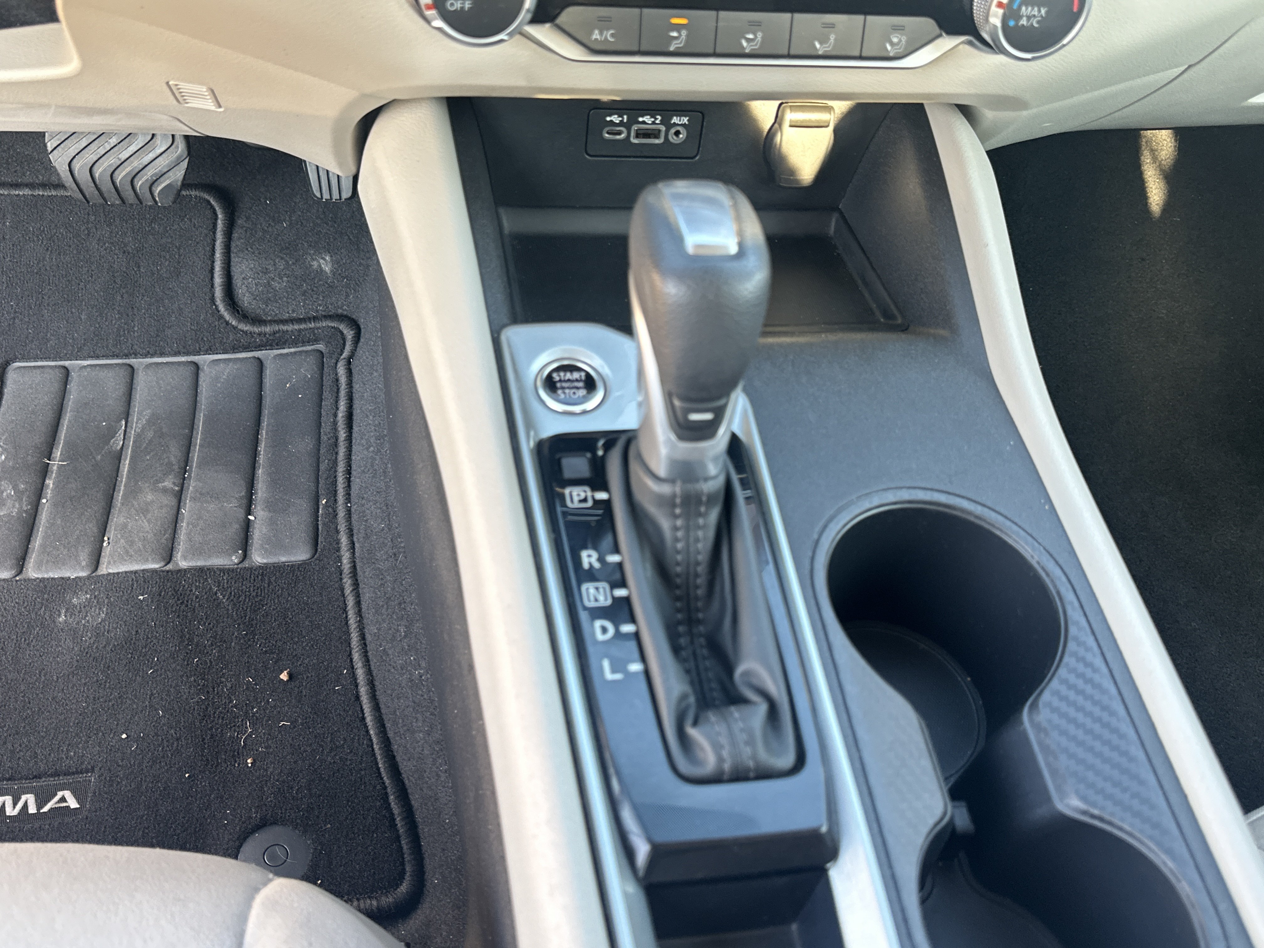Used 2025 Nissan Altima 2.5 SV FWD image 29