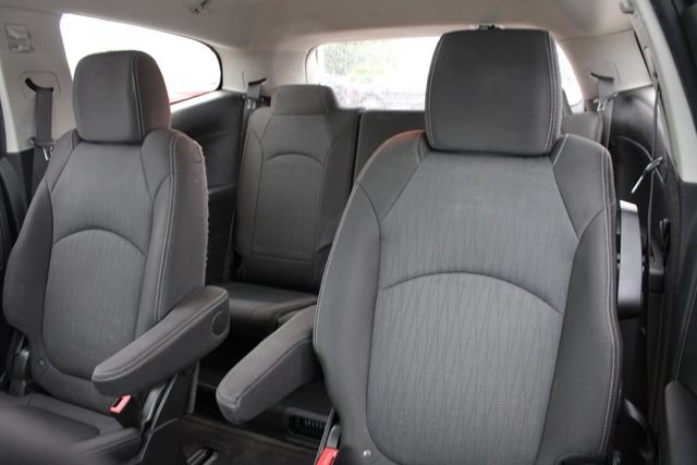 Used 2017 Chevrolet Traverse LT FWD image 20