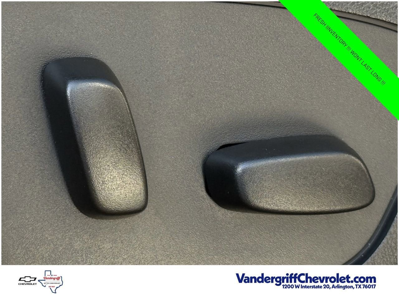Used 2025 GMC Acadia AT4 AWD/4WD image 22