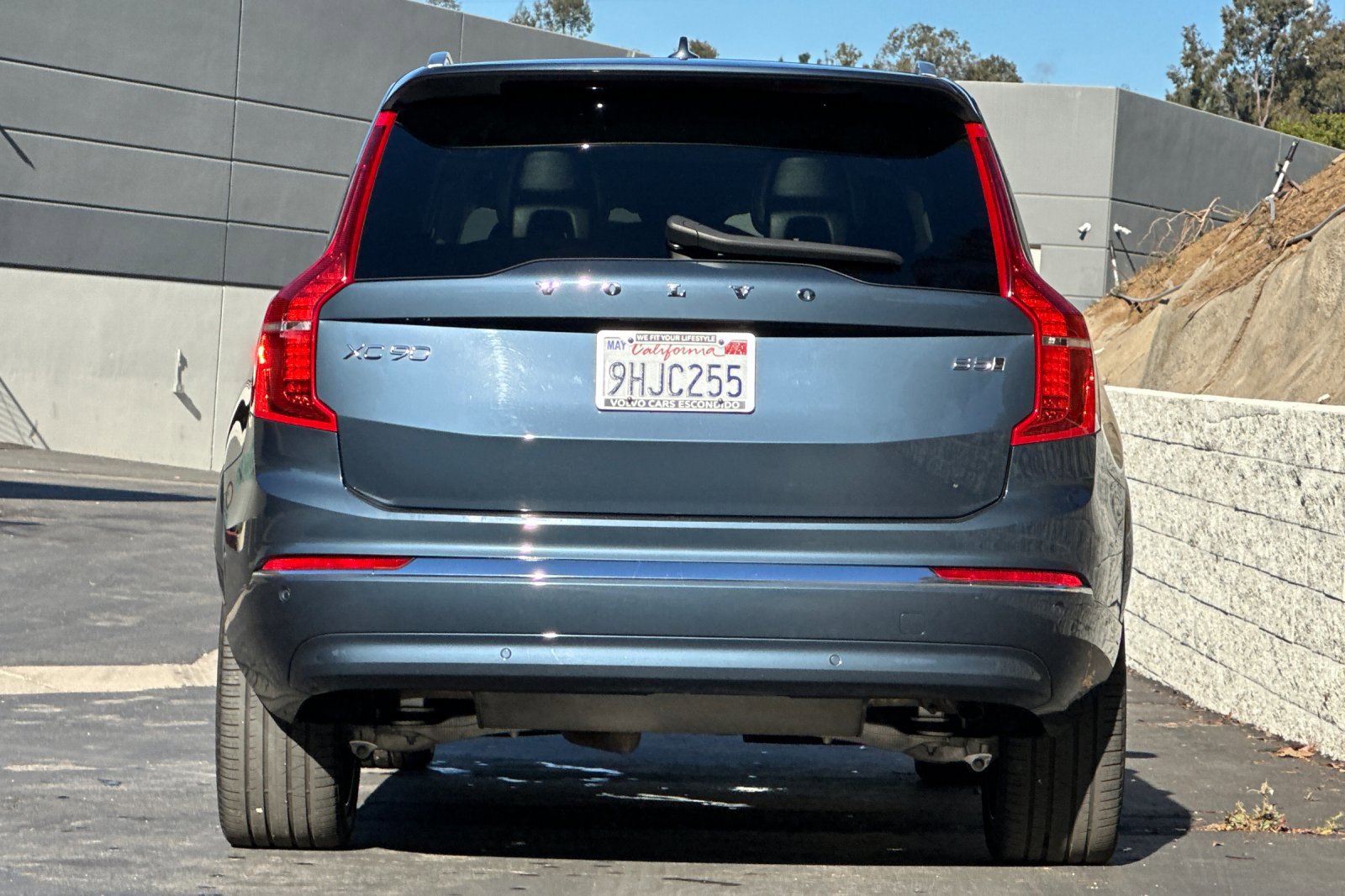 Certified 2023 Volvo XC90 B5 Plus AWD/4WD image 5