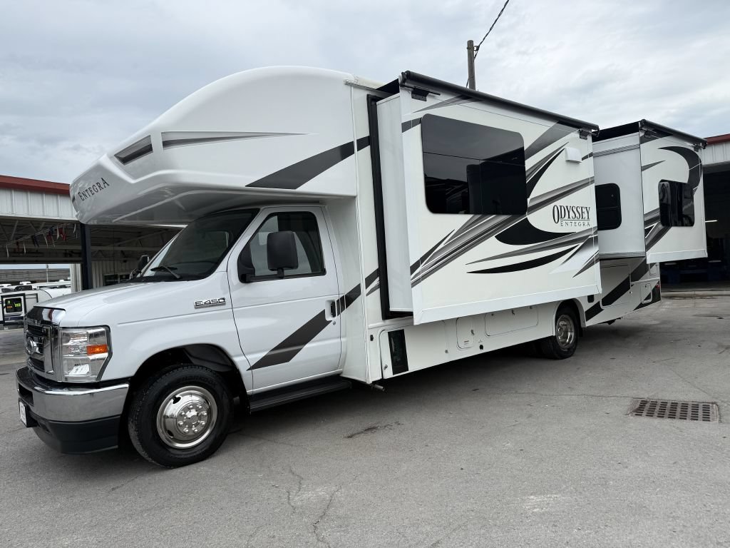 Used 2023 Ford E-450 and Econoline 450 Super Duty w/ Motorhome Prep Package RWD image 5