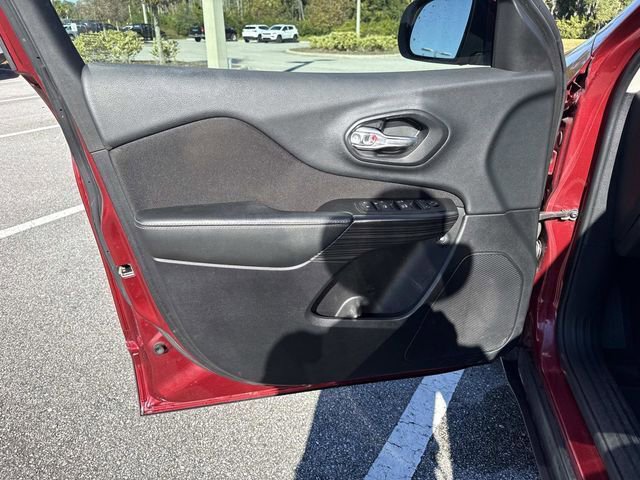 Used 2014 Jeep Cherokee Latitude image 17