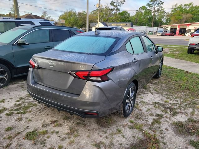 Used 2021 Nissan Versa SV image 2